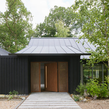 Courtyard Barn, Secluded Elegance