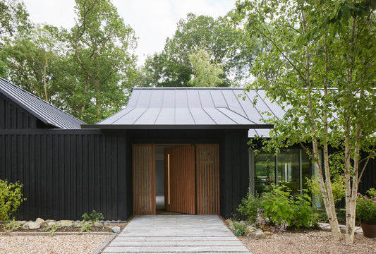 Courtyard Barn, Secluded Elegance