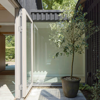 Courtyard Barn, Secluded Elegance