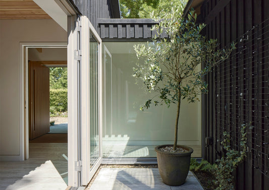 Courtyard Barn, Secluded Elegance